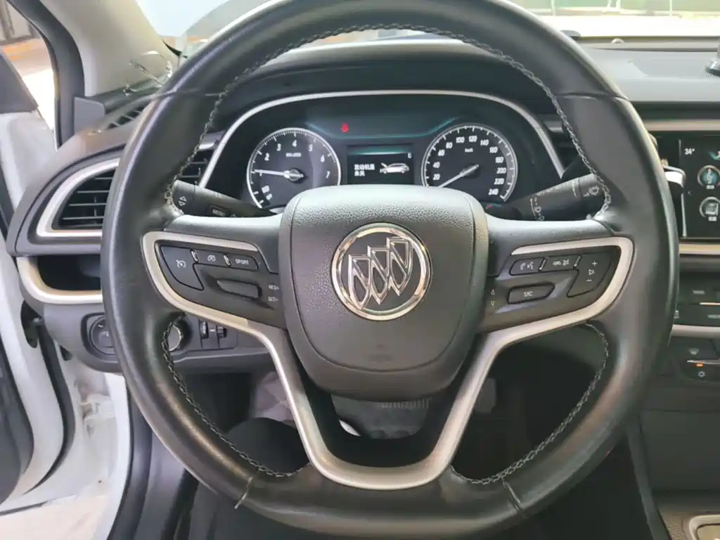 Buick Excelle 2019 — фото 11
