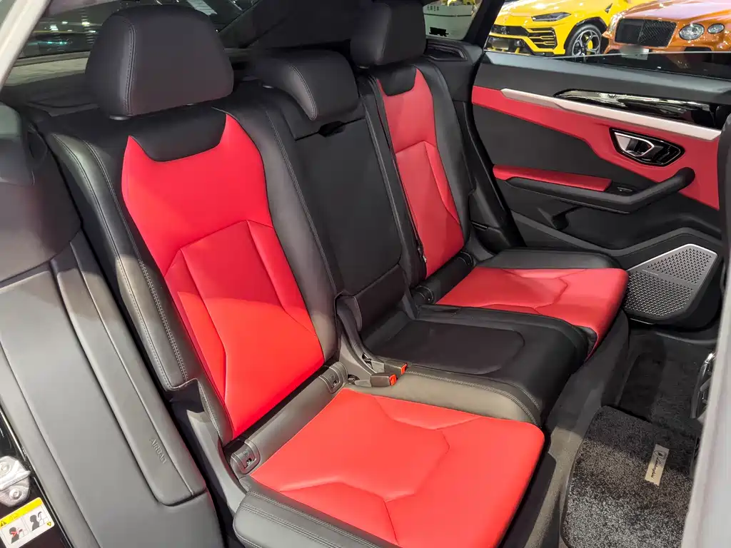 Lamborghini Urus 2019 — фото 24