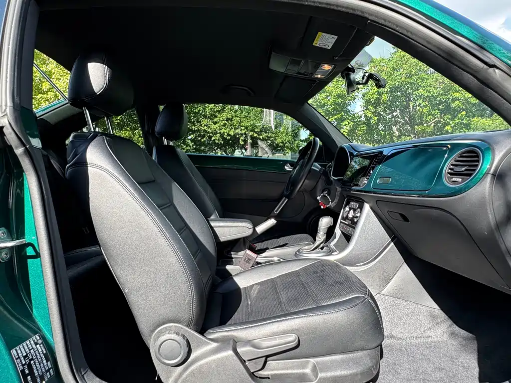 Volkswagen Beetle 2018 — фото 14