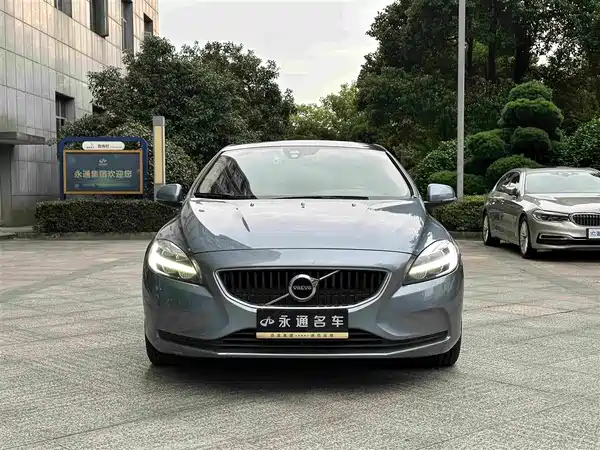 Volvo V40 2019