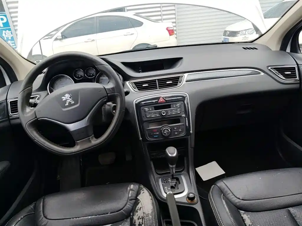Peugeot 308 2016 — фото 10