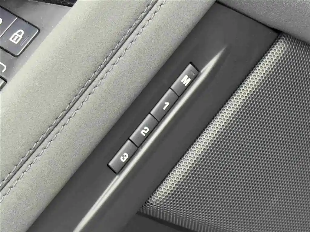 Land Rover Evoque 2024 — фото 15