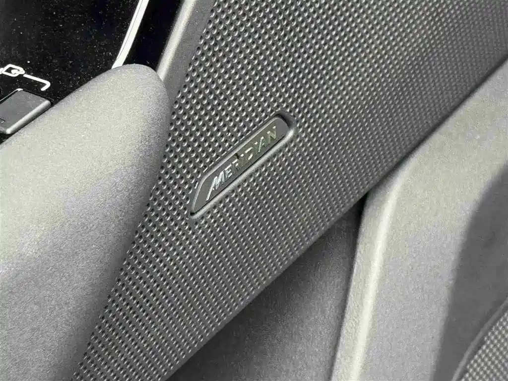 Land Rover Velar 2024 — фото 14