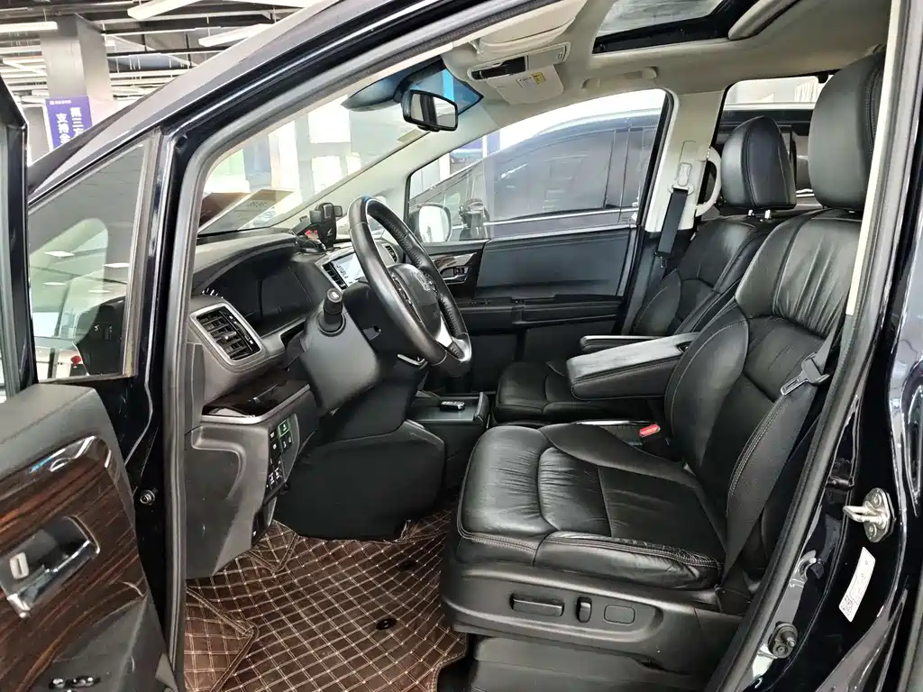 Honda Odyssey 2019 — фото 12
