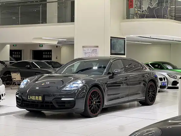 Porsche Panamera 2022