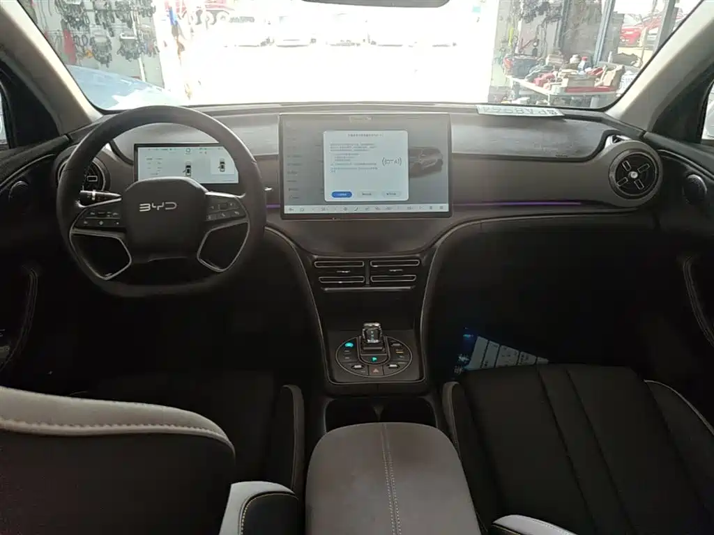BYD Seal 05 DM-i 2025 — фото 10