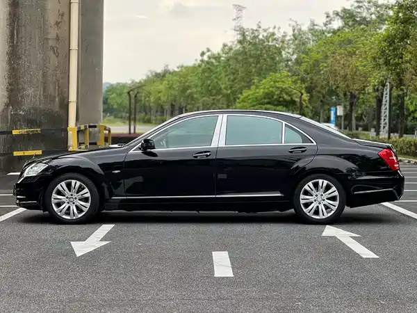 Mercedes-Benz S-Class 2012