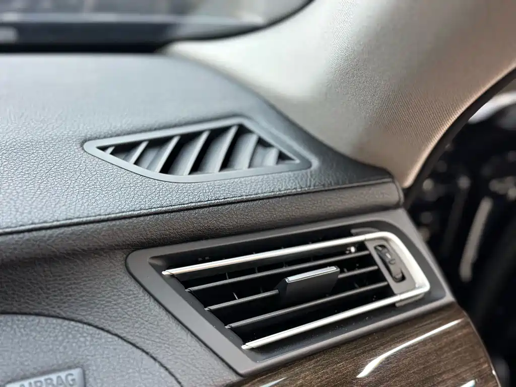 BMW 7 Series 2012 — фото 17