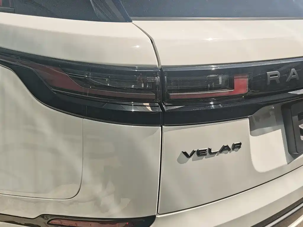 Land Rover Velar 2025 — фото 17