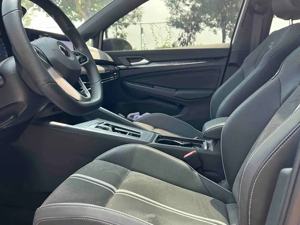 Volkswagen Golf 2023