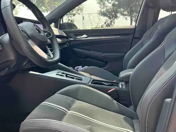 Volkswagen Golf 2023