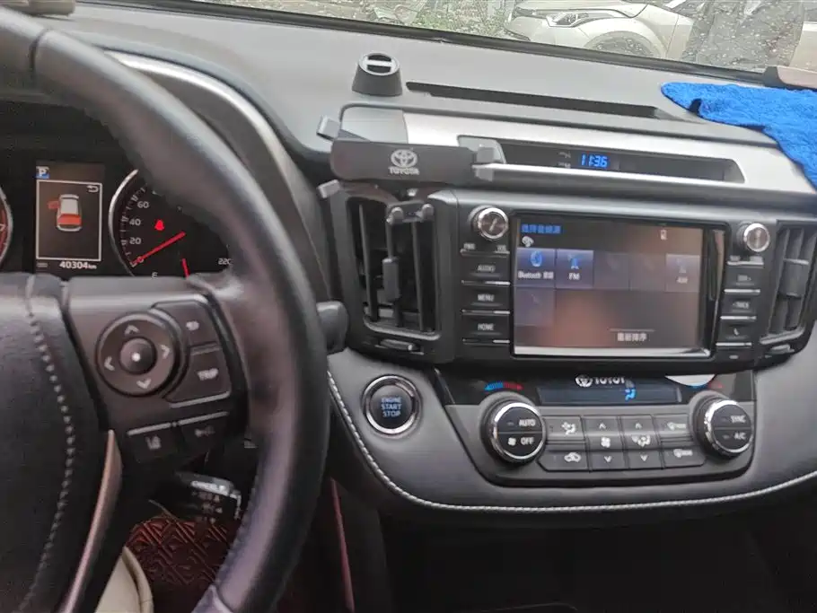 Toyota RAV4 2019 — фото 13
