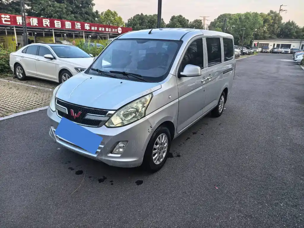 Wuling Rongguang V 2017 — фото 2