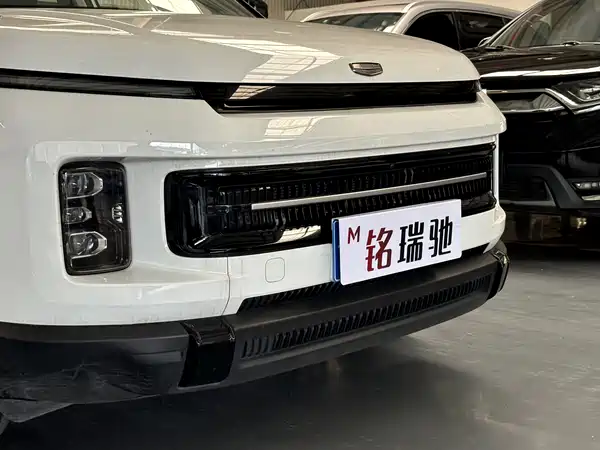 Geely ICON 2025