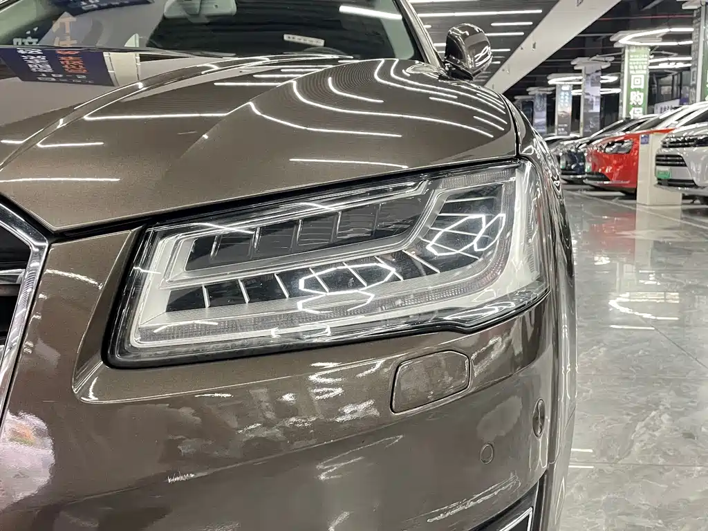 Audi A8 2014