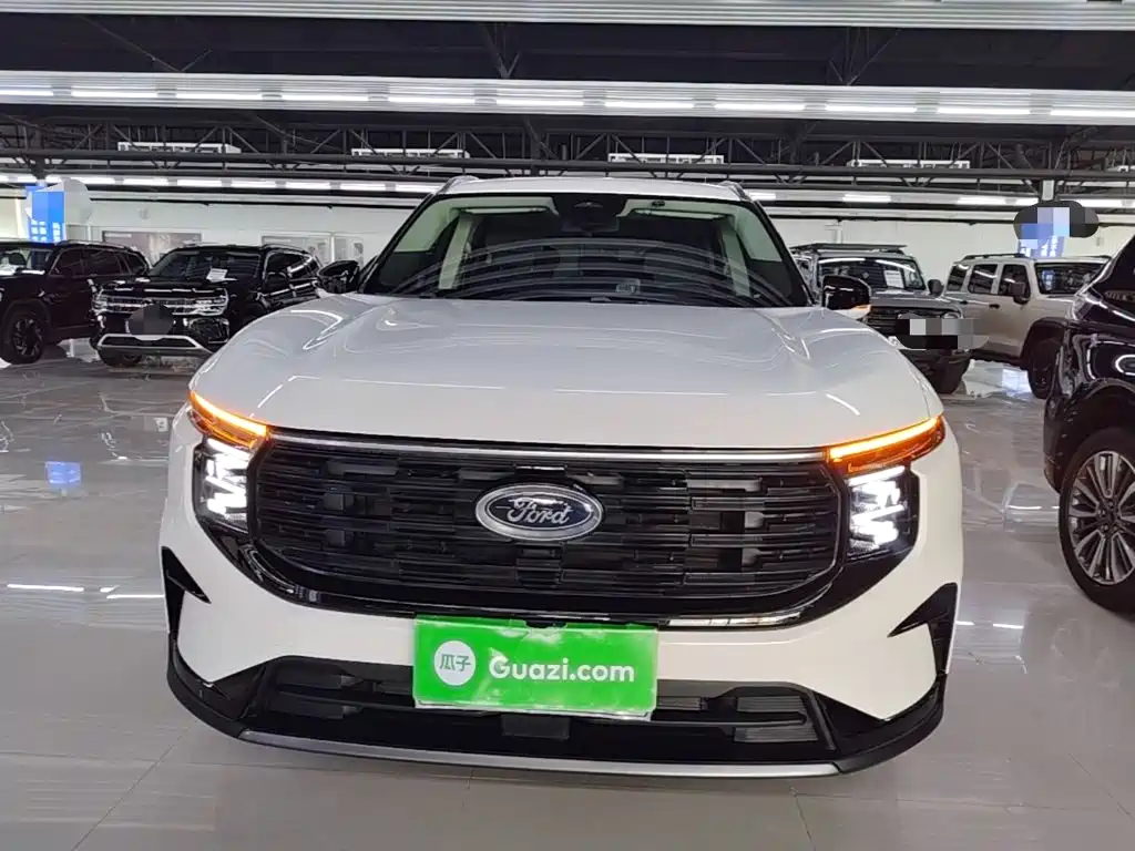 Ford Edge 2023 — фото 3