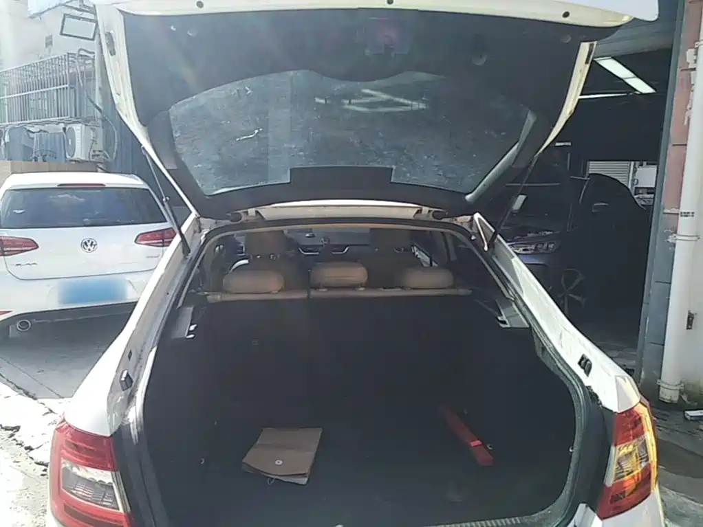 Skoda Octavia 2015 — фото 19