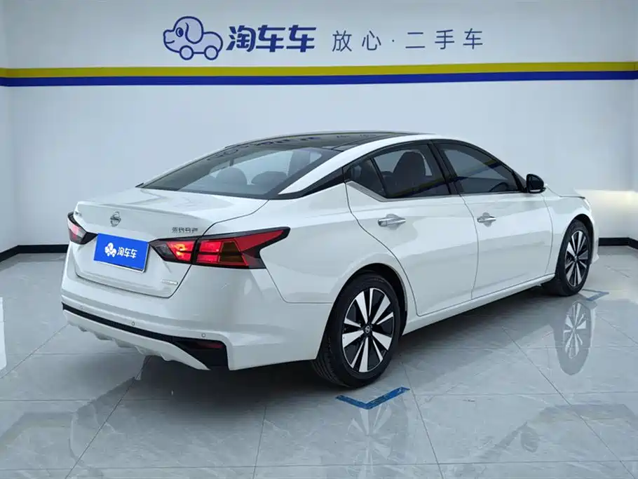 Nissan Teana 2022 — фото 3