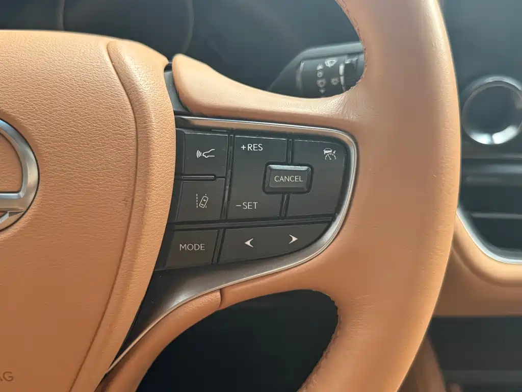 Lexus ES 2025 — фото 13
