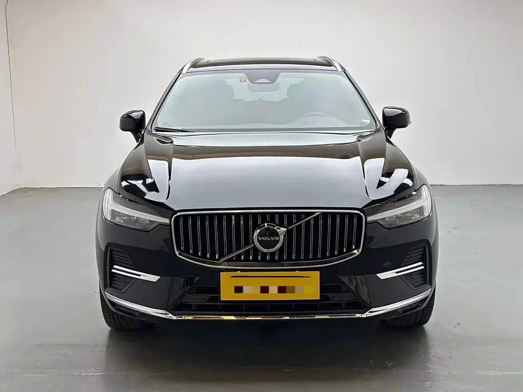 Volvo XC60 2023 — фото 2