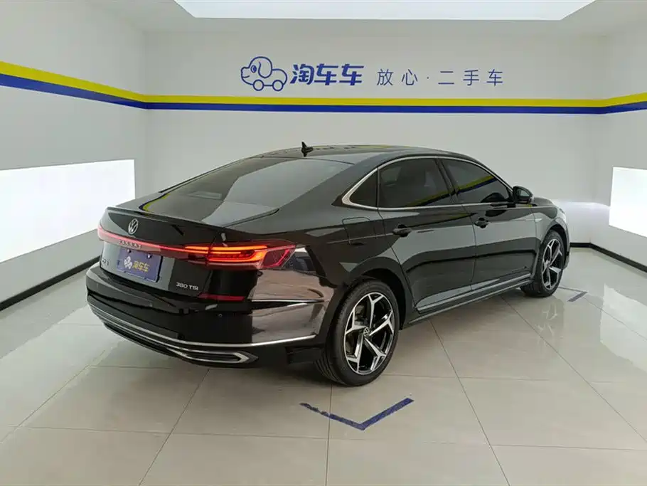 Volkswagen Passat 2023