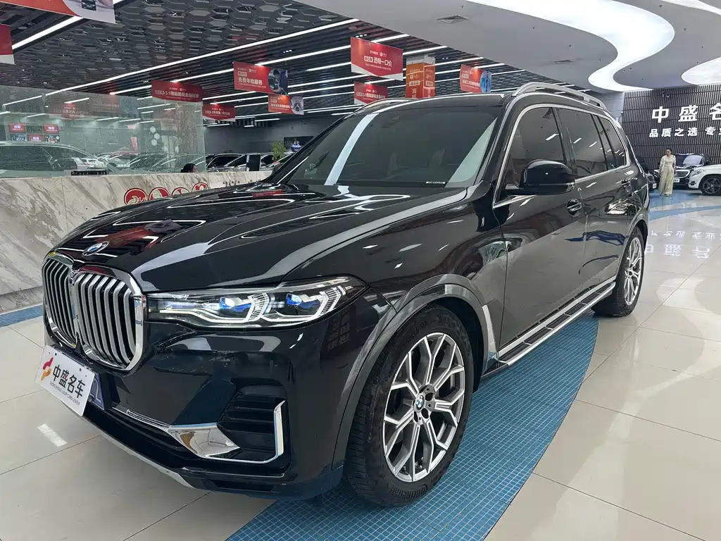 BMW X7 2021 — фото 1