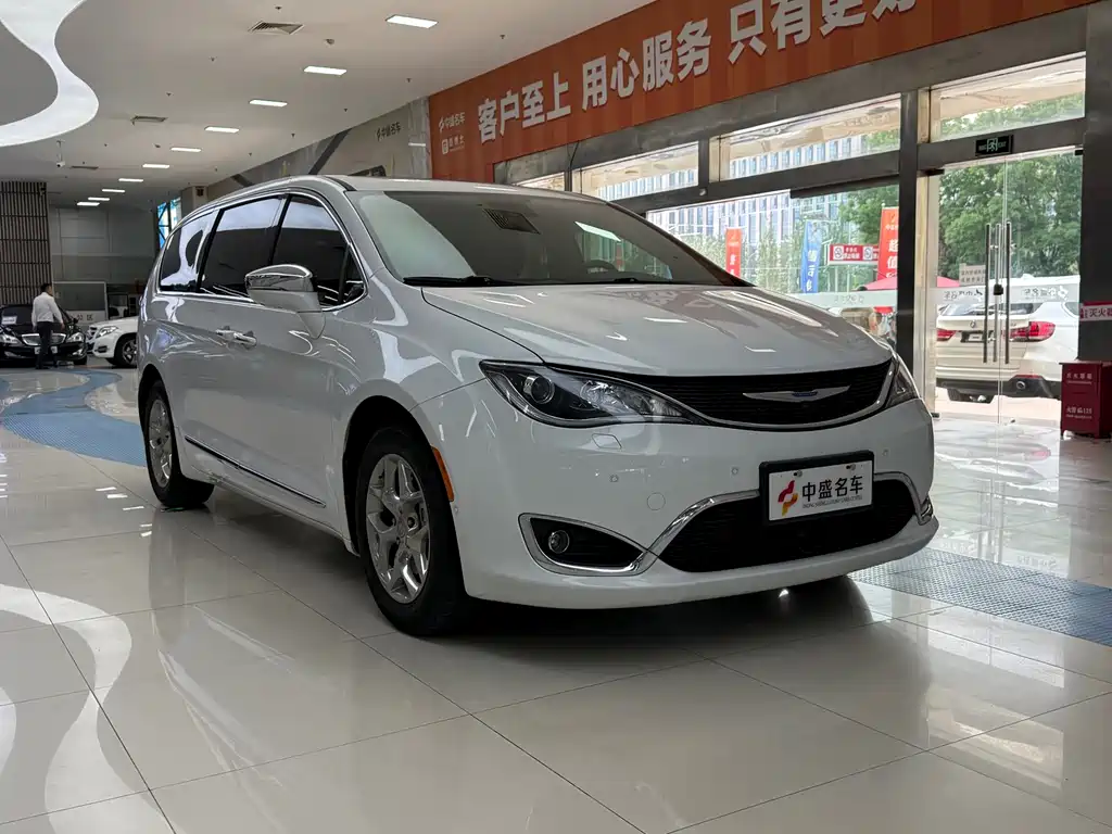 Chrysler Grand Voyager 2019 — фото 3