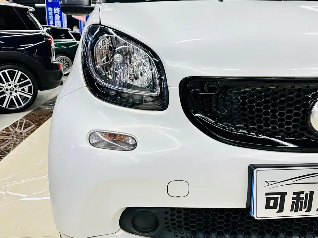 smart Fortwo 2018 — фото 9
