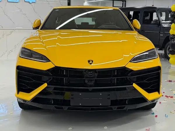 Lamborghini Urus SE 2026