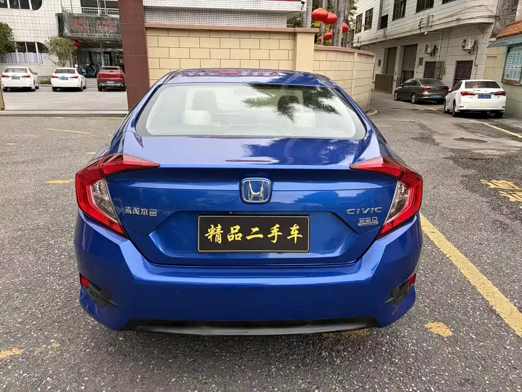 Honda Civic 2018 — фото 6