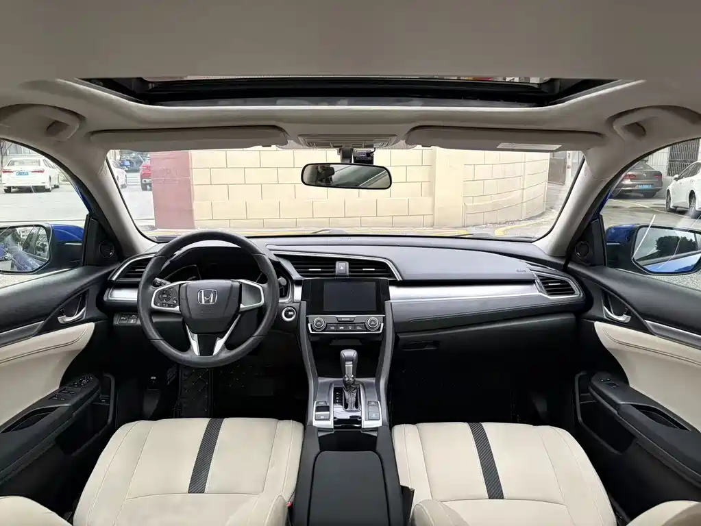Honda Civic 2018 — фото 10