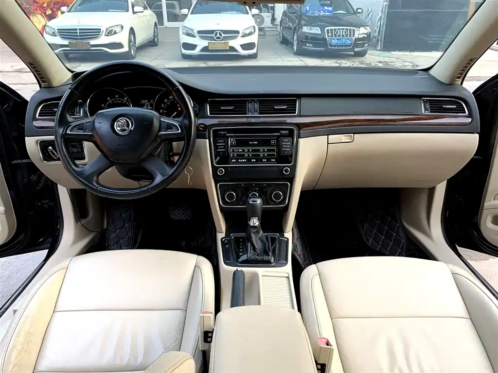 Skoda Superb 2015 — фото 6