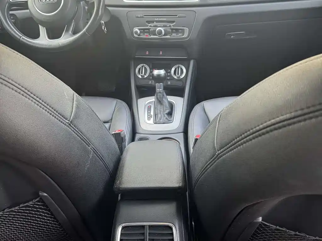 Audi Q3 2016 — фото 13