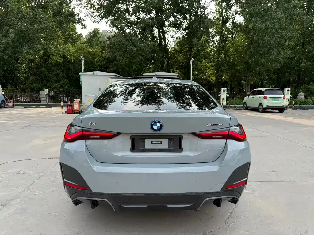 BMW i4 2023 — фото 8