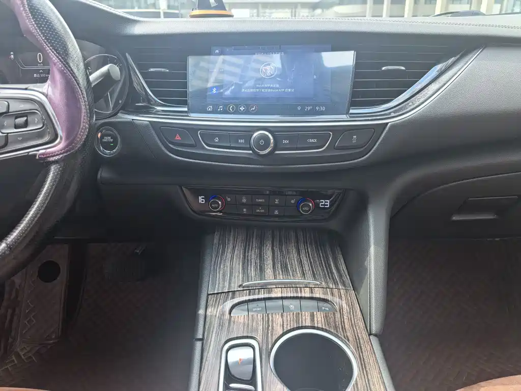 Buick Regal 2020 — фото 11