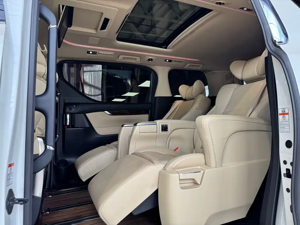 Toyota Alphard 2018 — фото 23