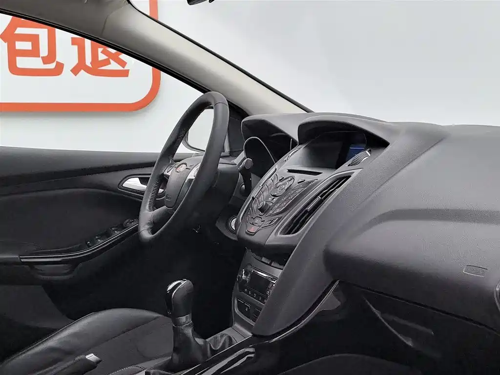 Ford Focus 2015 — фото 22