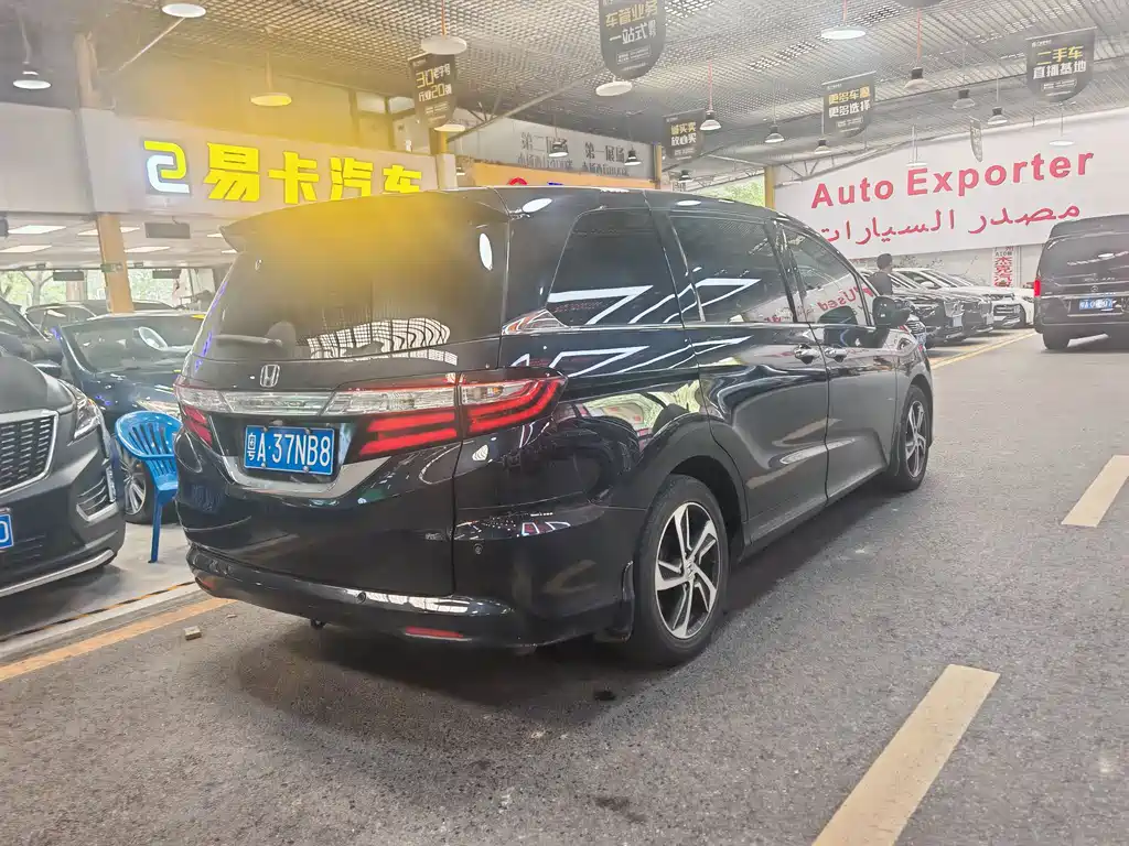 Honda Odyssey 2015 — фото 3