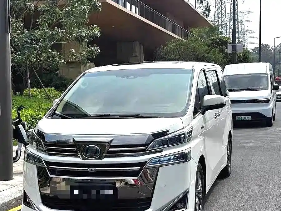 Toyota Vellfire 2022 — фото 8