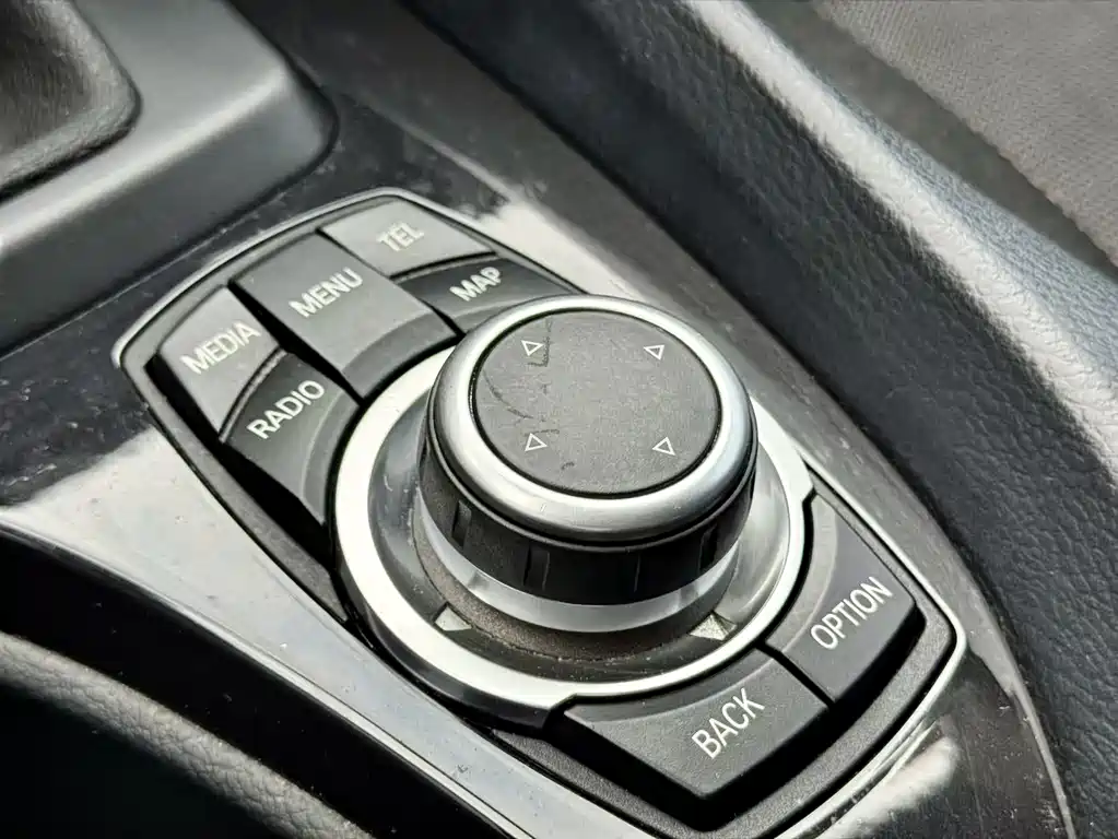 BMW X1 2015 — фото 18