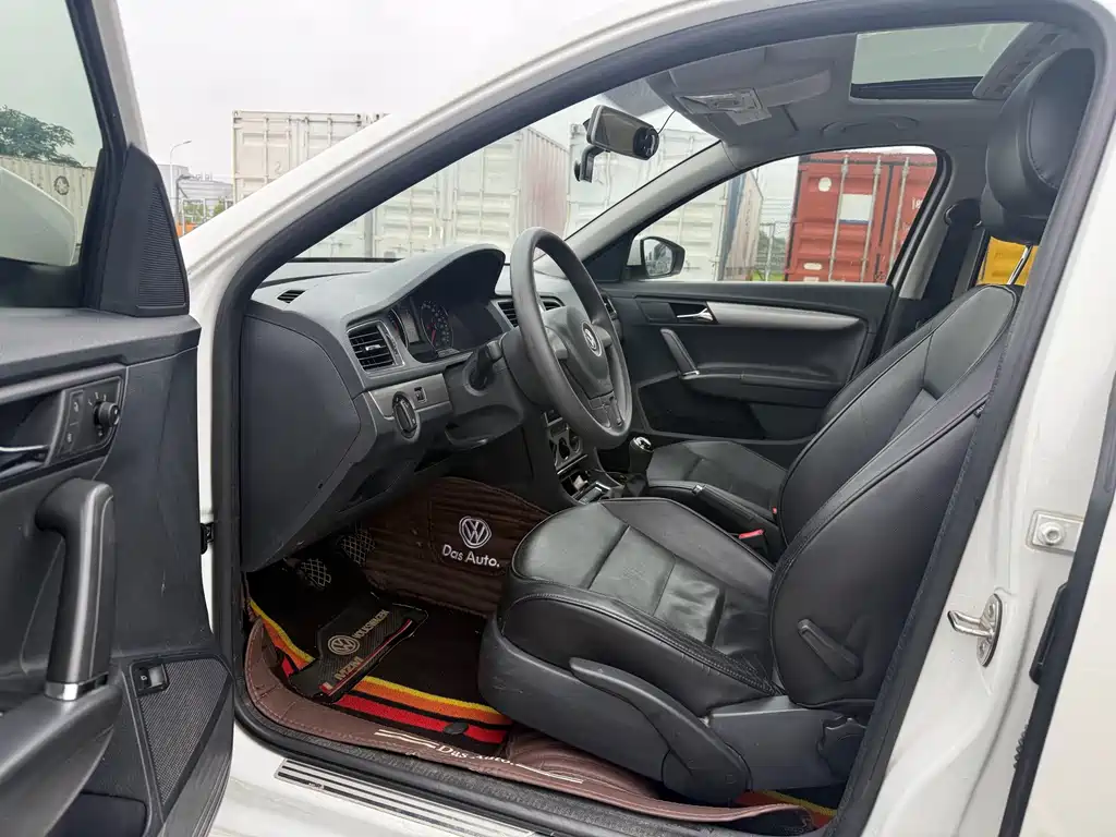 Volkswagen Lavida 2015