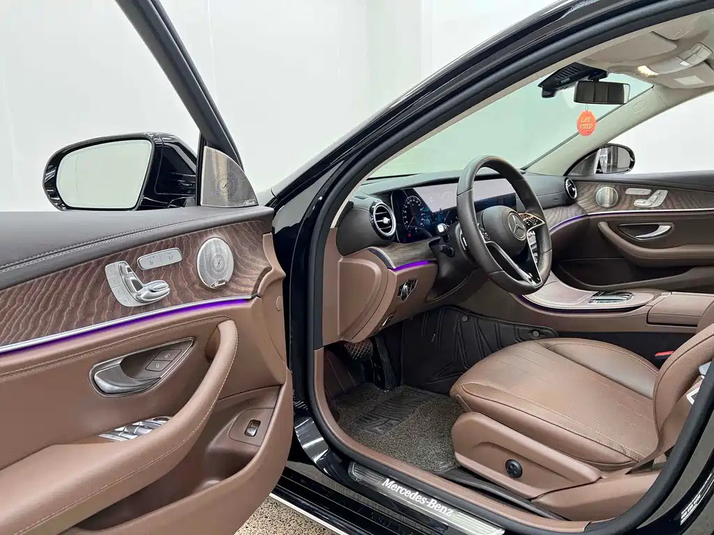 Mercedes-Benz E-Class 2023 — фото 14