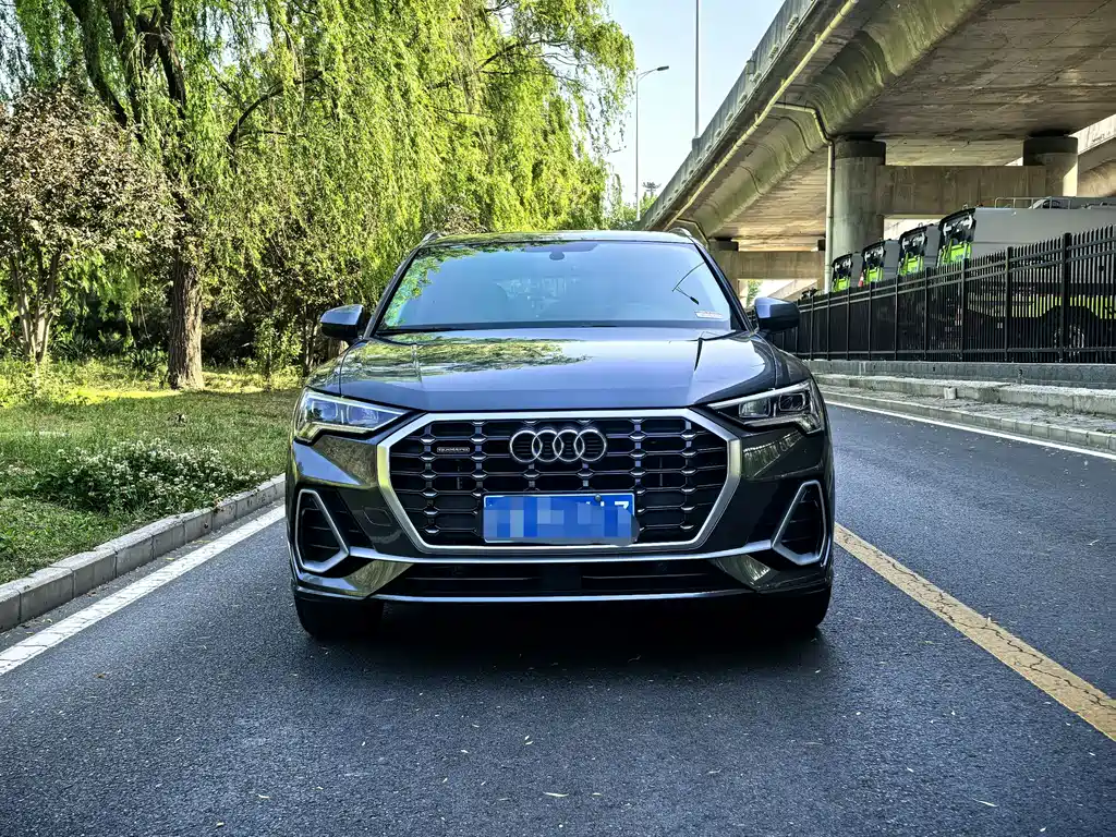 Audi Q3 2021 — фото 2