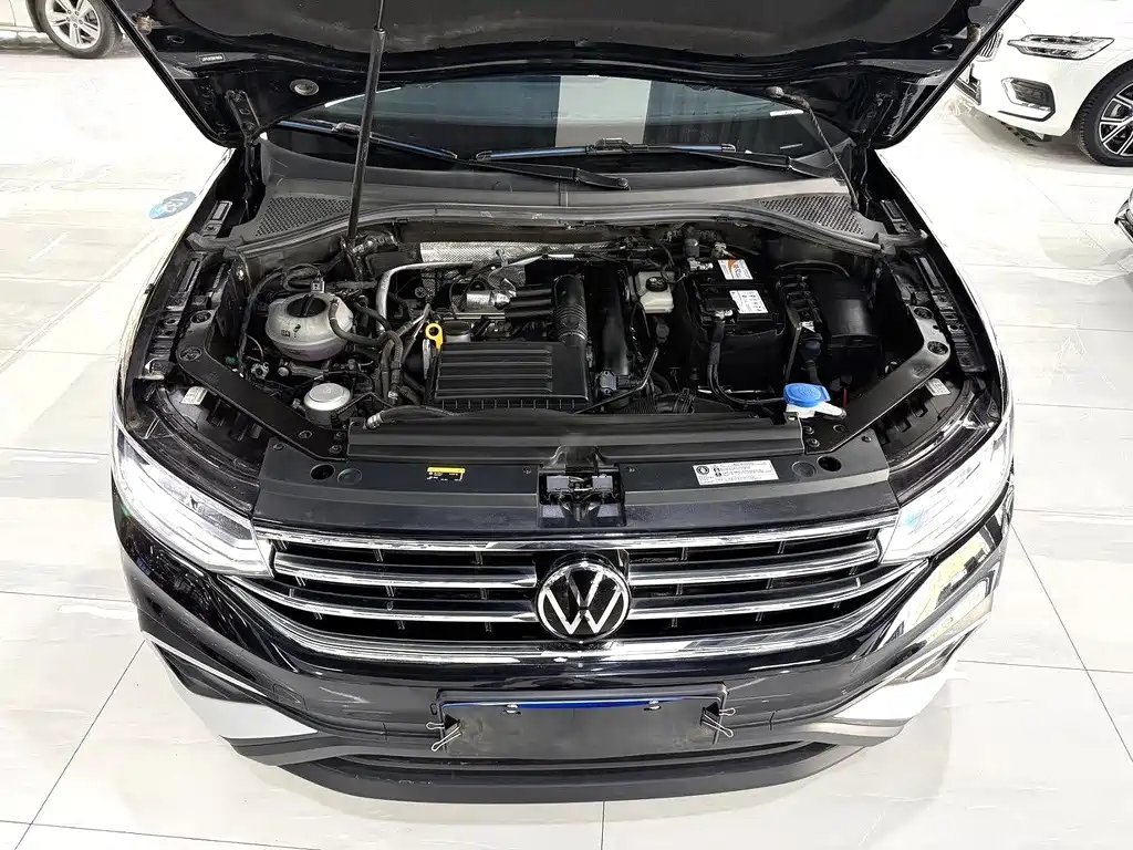Volkswagen Tiguan L 2023 — фото 15