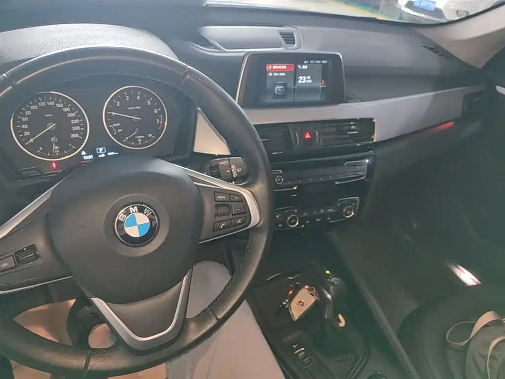 BMW X1 2018 — фото 10