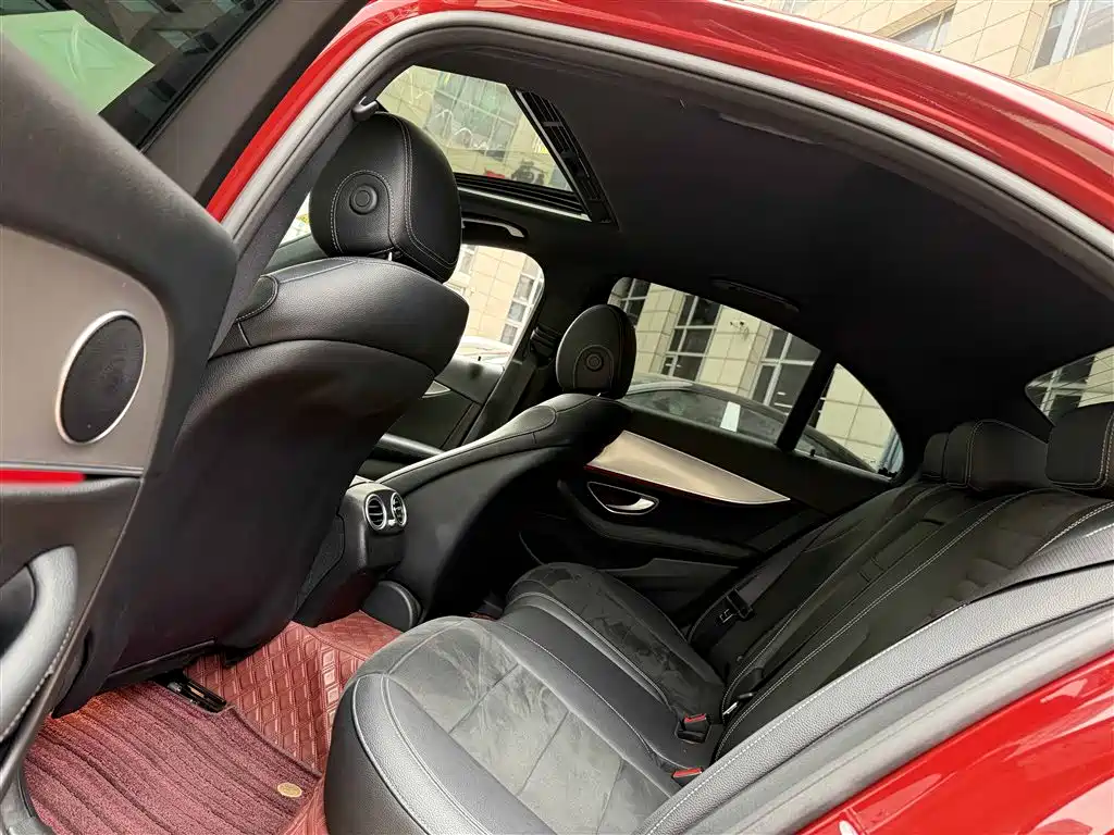 Mercedes-Benz E-Class 2018 — фото 14