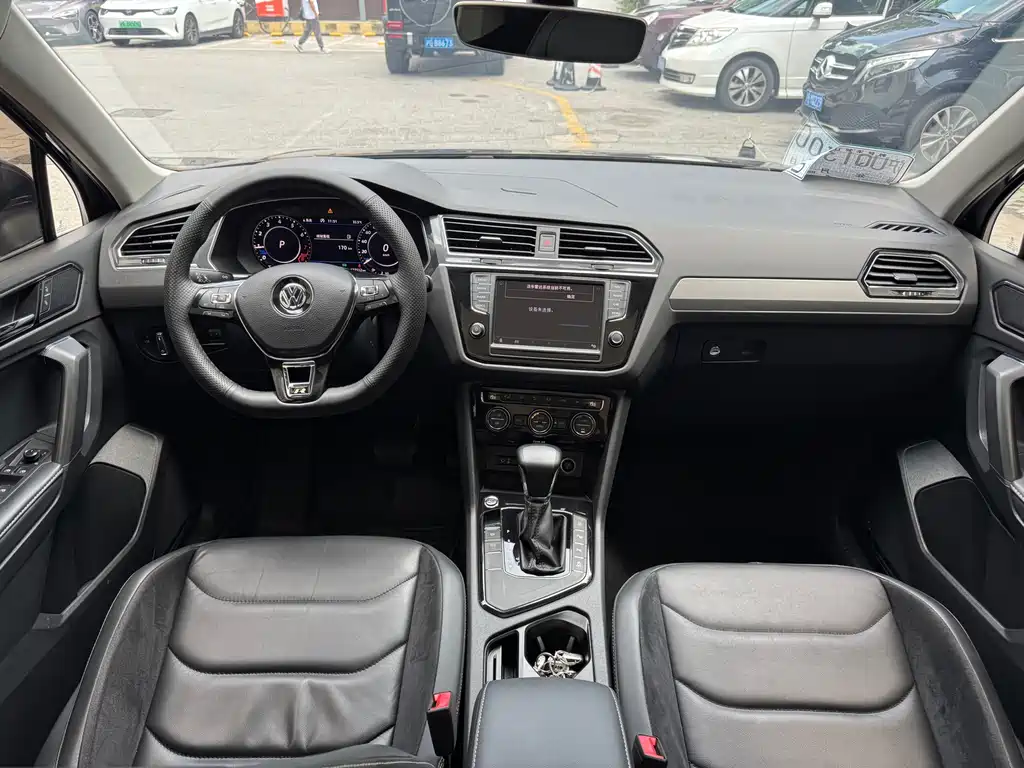 Volkswagen Tiguan L 2018 — фото 8