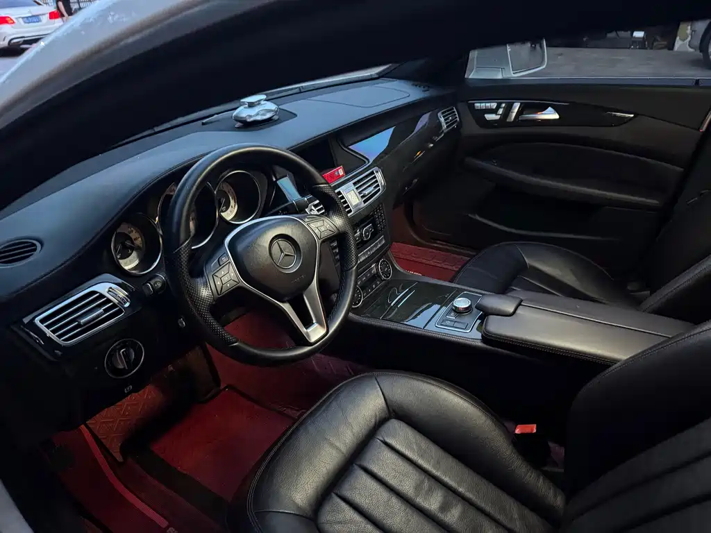 Mercedes-Benz CLS 2015 — фото 6
