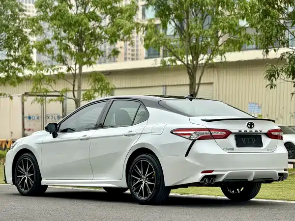 Toyota Camry 2021