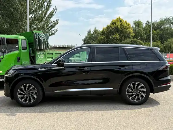 Lincoln Aviator 2025
